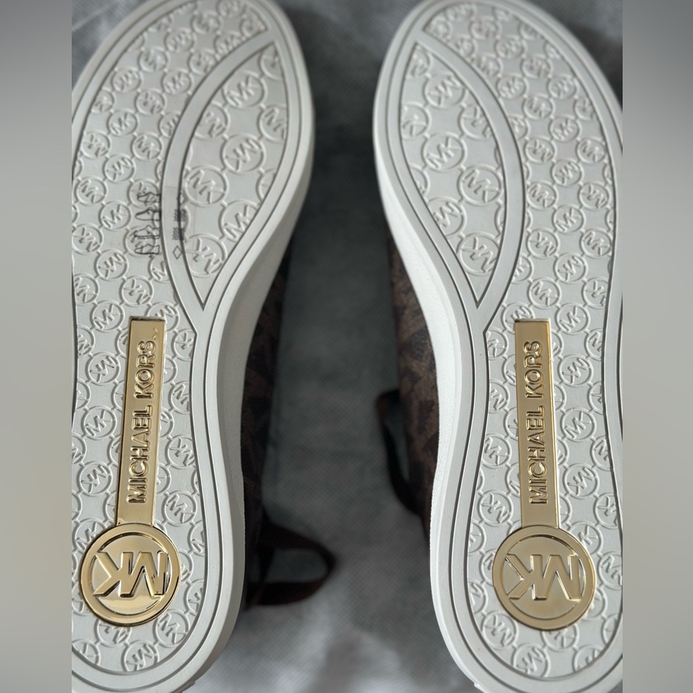 Michael Kors Women Sneaker - Picture 3 of 3